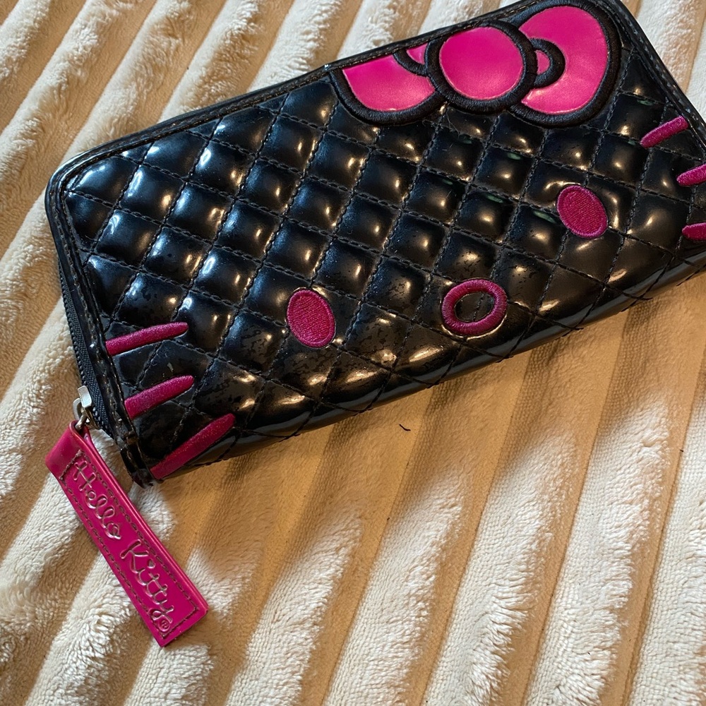 Loungefly Hello Kitty Quilted Faux Leather Zipper Wallet